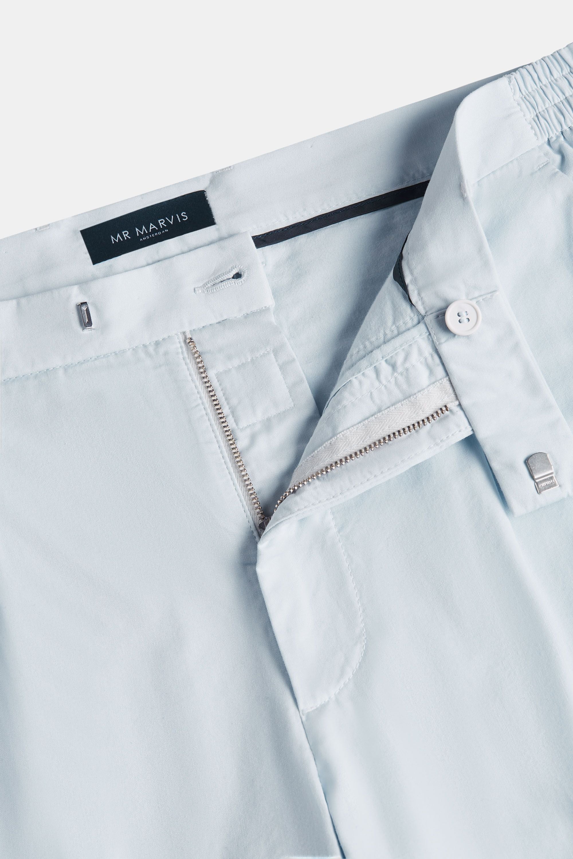 Avenues * The Classic Chinos
