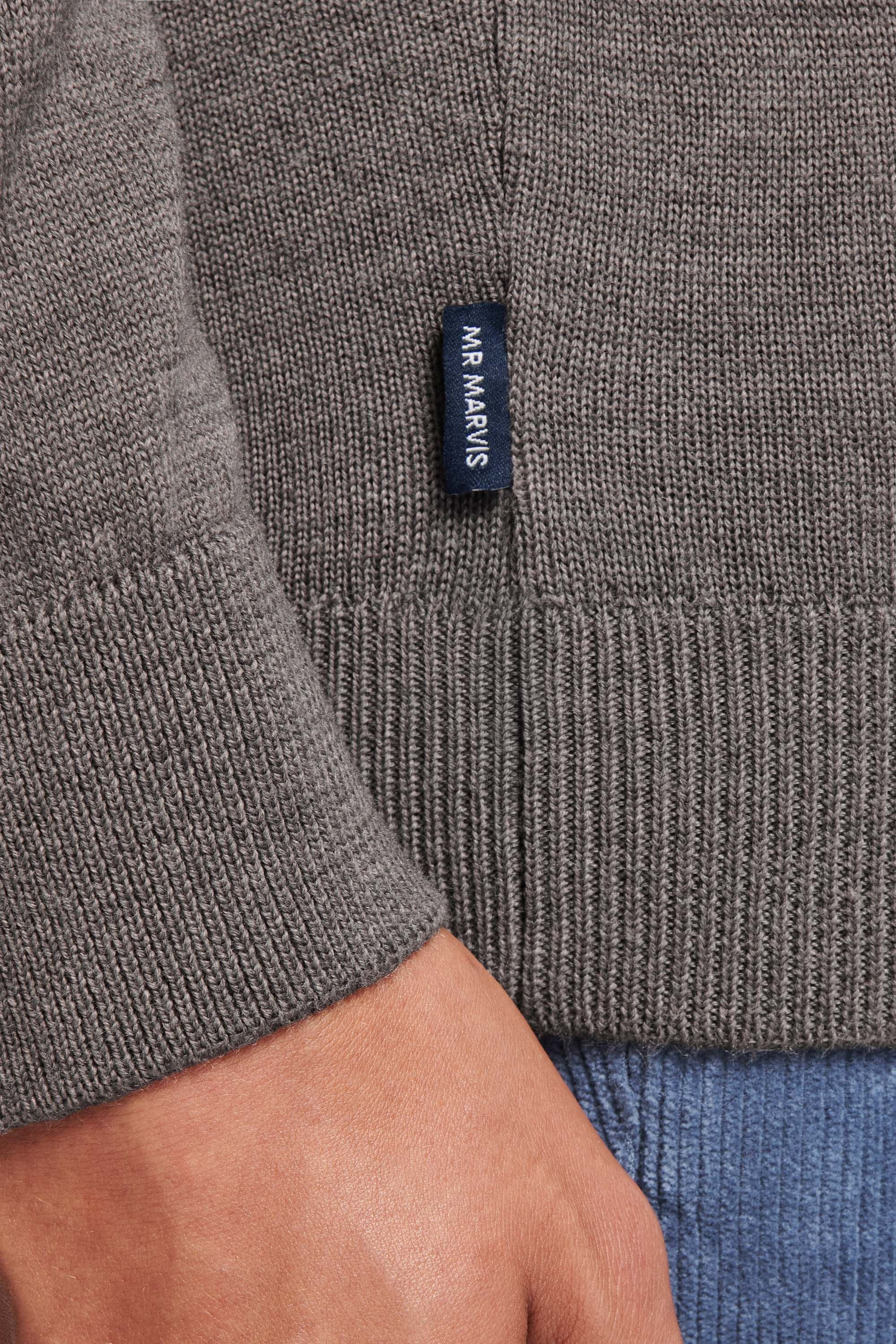 Jones * The Merino V-neck