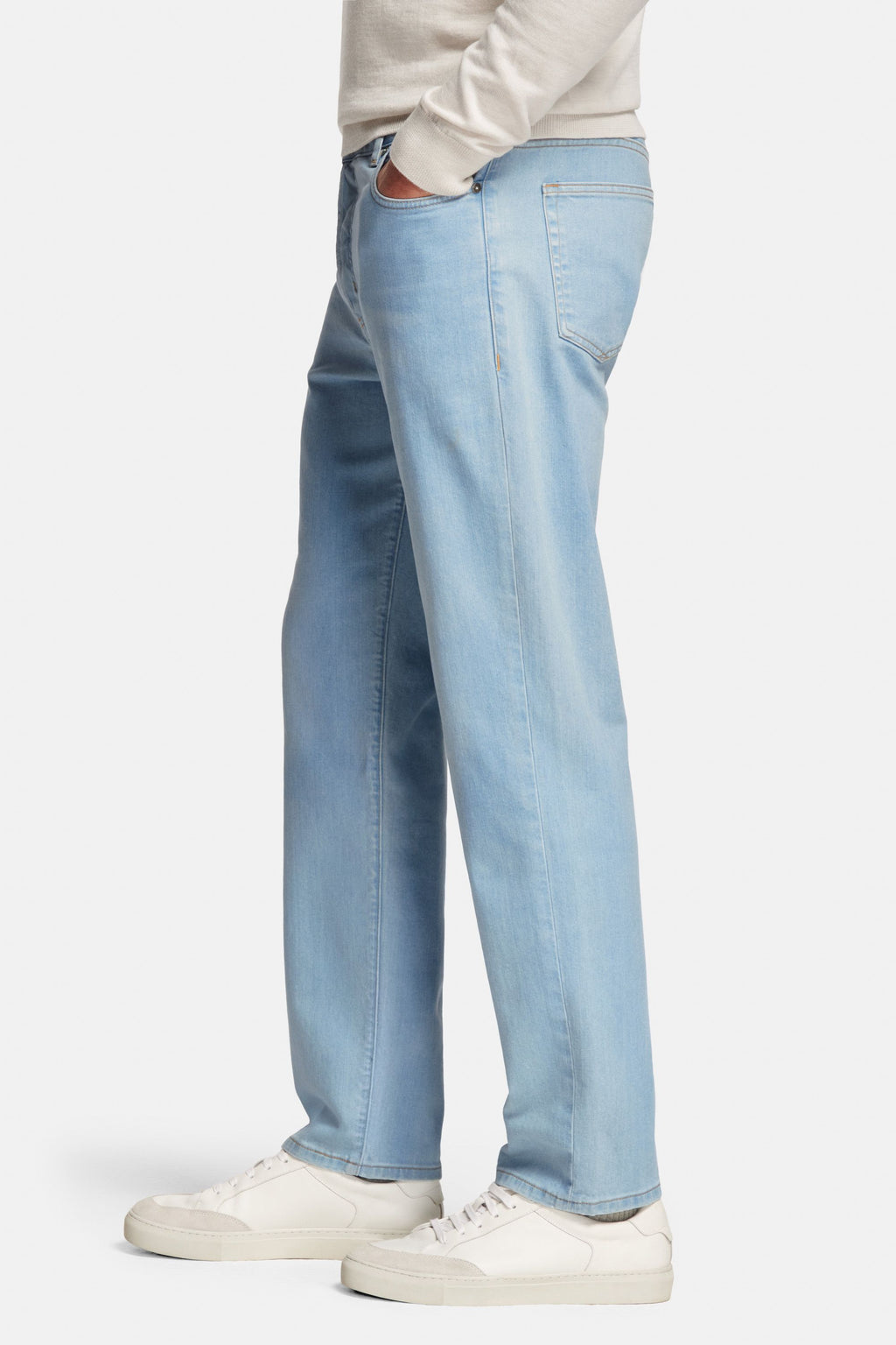 Otis * The Straight Fit Jeans